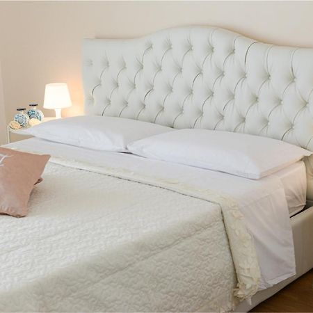 Filomena Chic Apartment Catania Bagian luar foto
