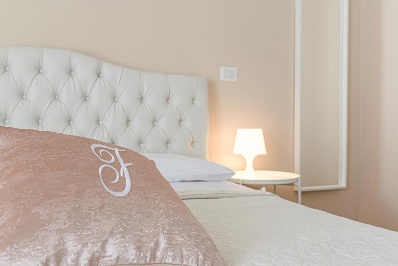 Filomena Chic Apartment Catania Bagian luar foto